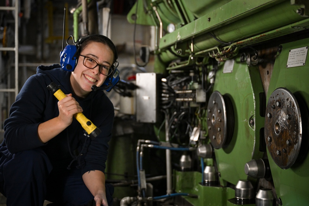 U.S. Coast Guard Cutter Healy arrives in the Arctic to conduct operational ice testing