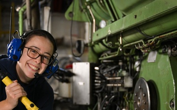 U.S. Coast Guard Cutter Healy arrives in the Arctic to conduct operational ice testing