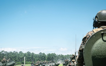 22nd MEU(SOC) | LAR Conducts Amphibious Assault During COMPTUEX