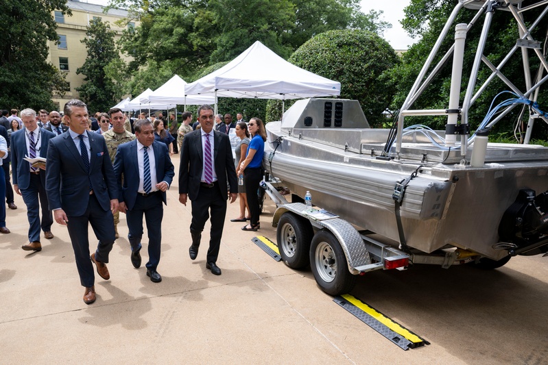 SD, USD(R&amp;E) Tour Multi-Domain Autonomous Displays at Pentagon