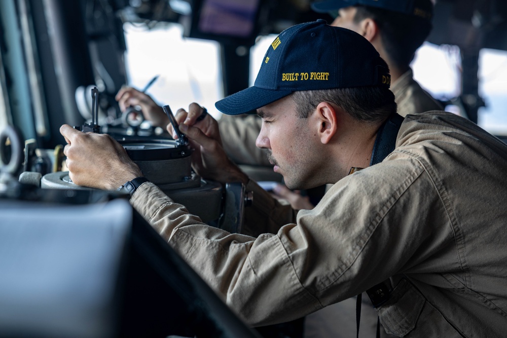 USS Mahan (DDG 72) Transits the Strait of Gibraltar