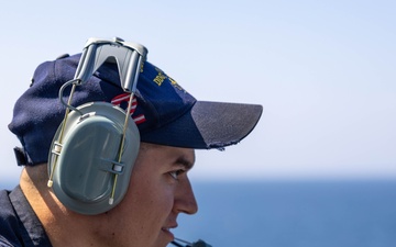 USS Mahan (DDG 72) Transits the Strait of Gibraltar