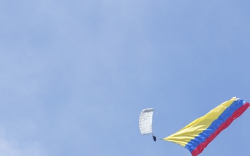 Wings of Blue and Águila de Gules combine to wow crowd
