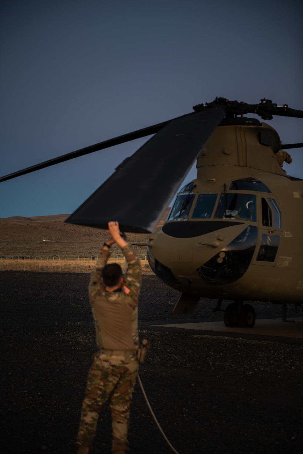 Washington National Guard Ch-47s certify on nighttime gunnery Yakima Training Center