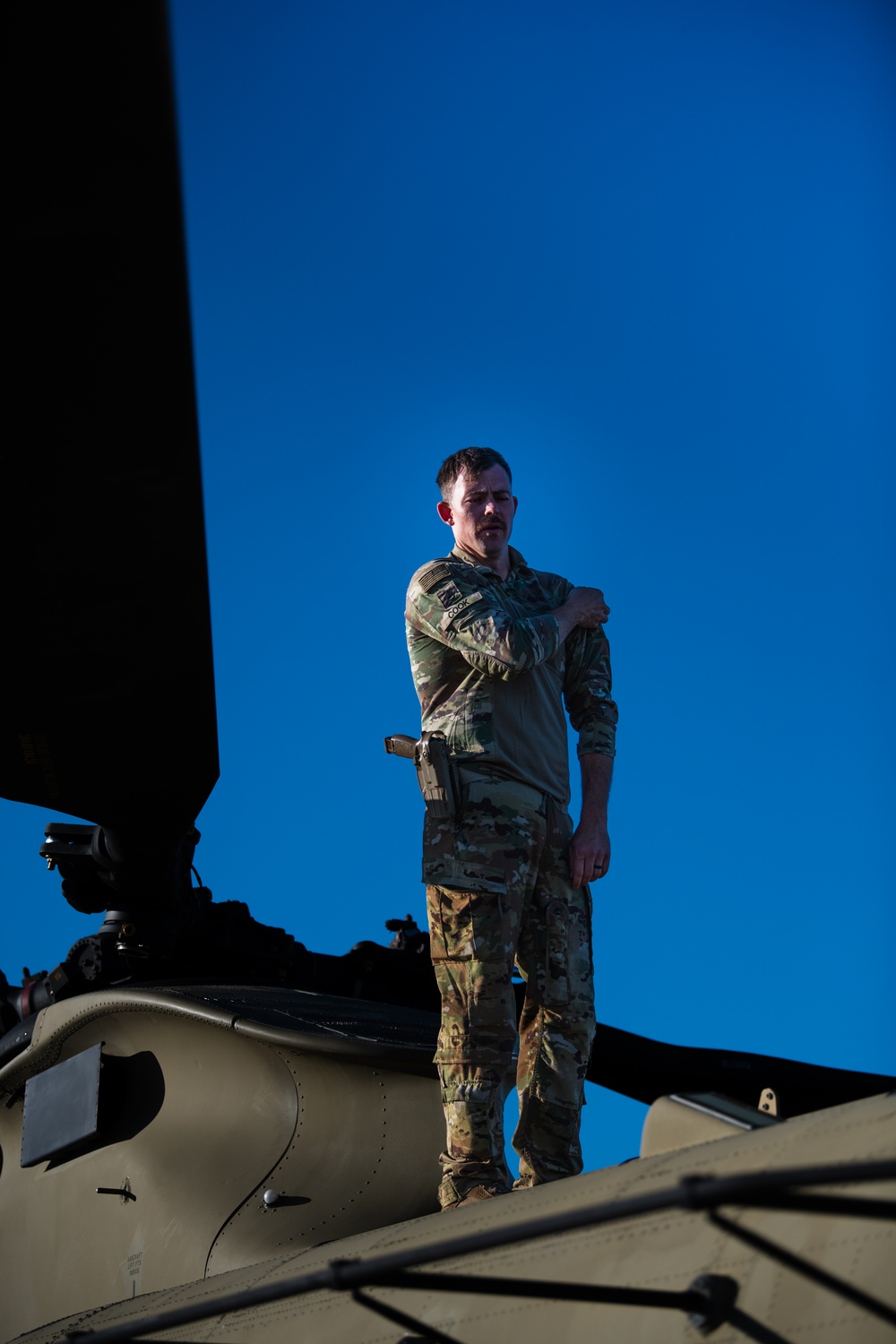 Washington National Guard Ch-47s certify on nighttime gunnery