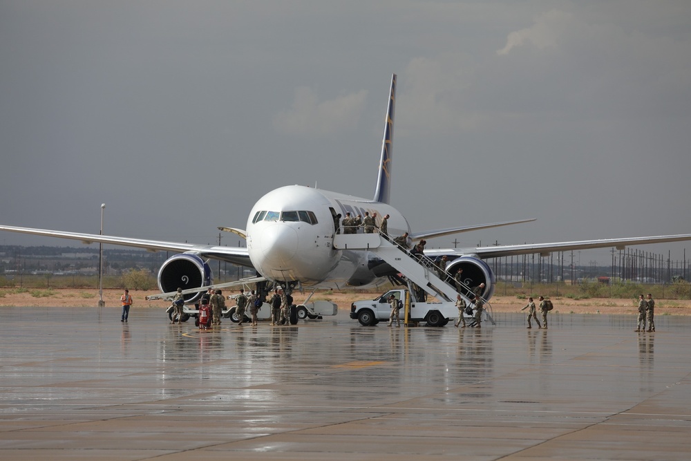 Welcome Home: 312th AG Company A1 Postal Team Returns from Operation Inherent Resolve 