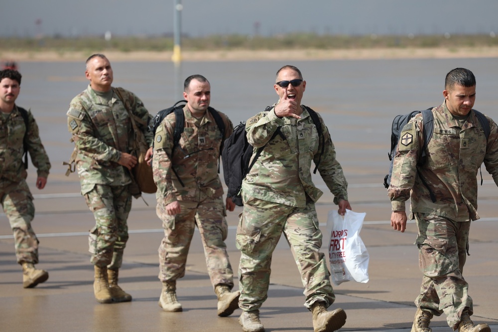 Welcome Home: 312th AG Company A1 Postal Team Returns from Operation Inherent Resolve 