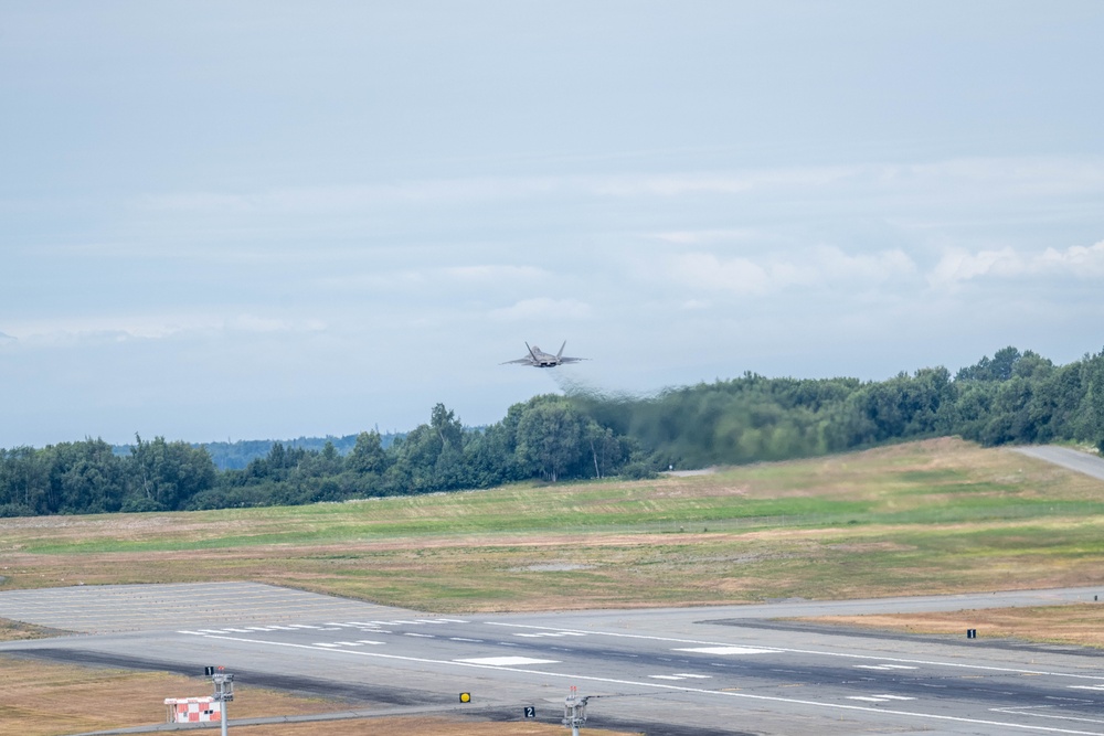 90th Fighter Squadron F-22 Raptors take off to support REFORPAC