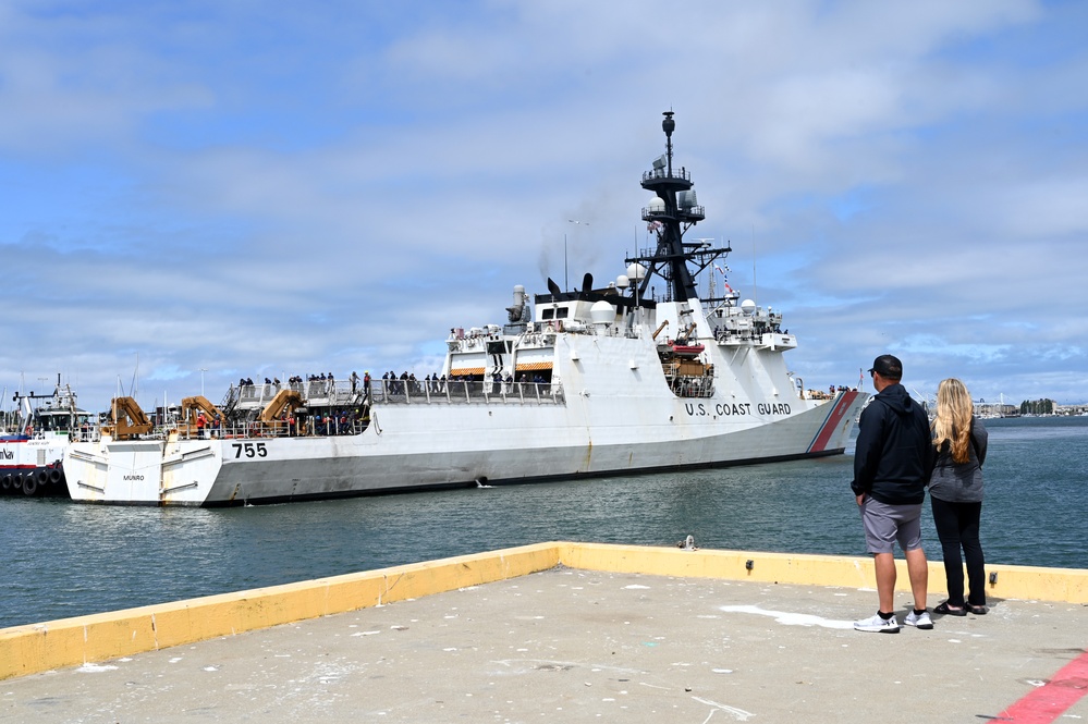 U.S. Coast Guard Cutter Munro (WMSL 755) returns to home port
