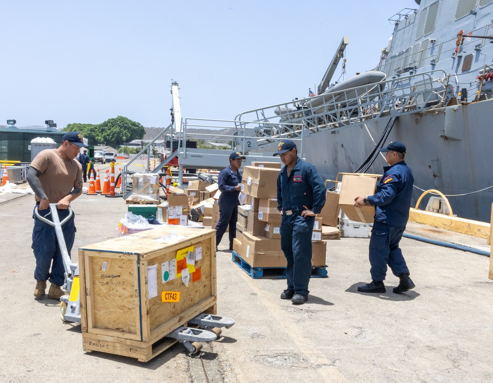 Cole Conducts Routine Operations in GTMO