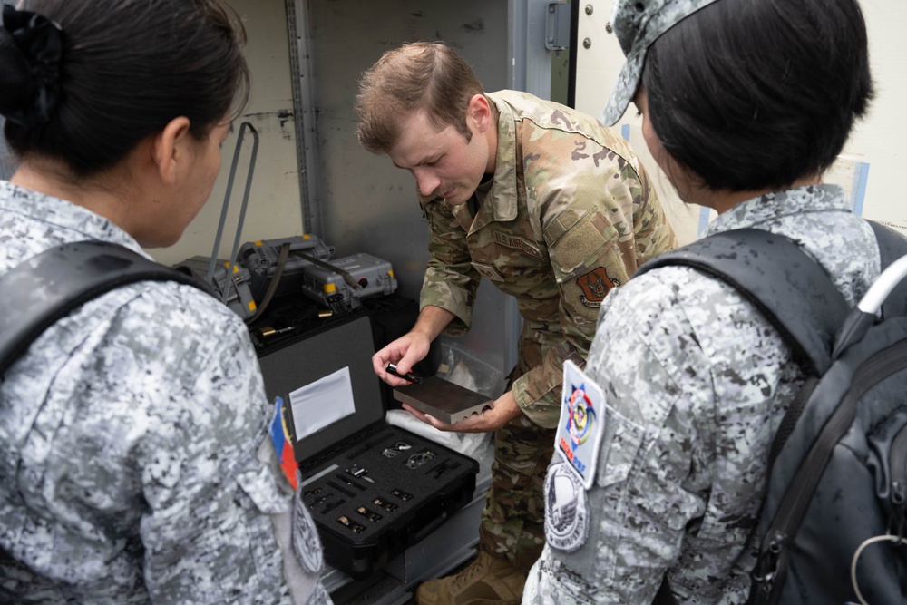 Cope Thunder 25-2: USAF maintainers lead subject matter expert exchange with PAF