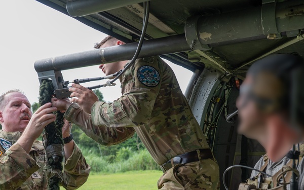 JTF-Bravo supports NSW, Panamanian Special Forces FRIES training during PANAMAX-Alpha PH I