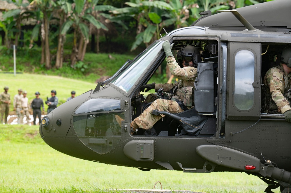 JTF-Bravo supports NSW, Panamanian Special Forces FRIES training during PANAMAX-Alpha PH I