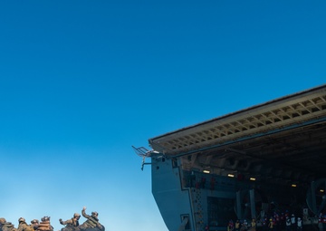 31st MEU Boat Company Secures Beach Landing Site during Exercise Talisman Sabre 25