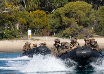 31st MEU Boat Company Secures Beach Landing Site during Exercise Talisman Sabre 25