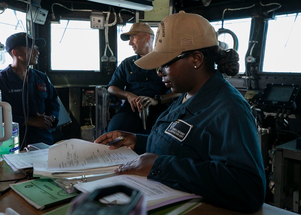 USS Pearl Harbor (LSD 52) U.S. Navy Sailors perform bridge operations
