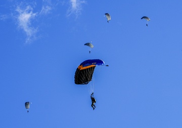 Talisman Sabre 25: Special Tactics Airmen perform Military Free Fall