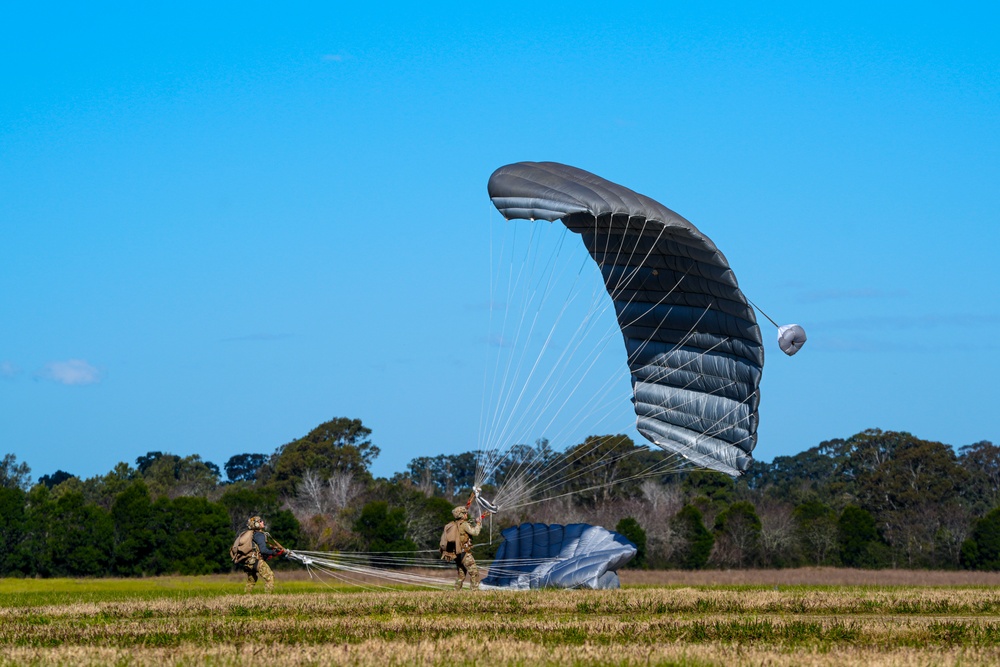 Talisman Sabre 25: Special Tactics Airmen perform Military Free Fall