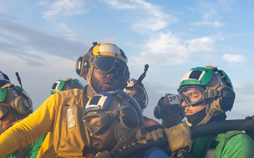 USS Gerald R. Ford (CVN 78) Conducts Flight Deck Firefighting Drills