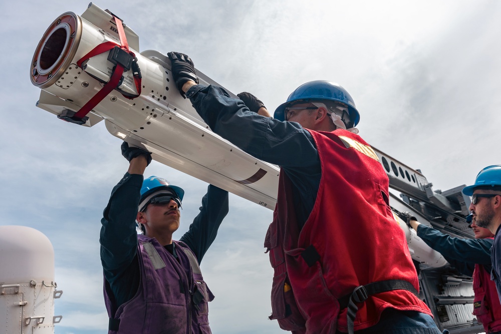 USS Gerald R. Ford (CVN 78) Conducts RAM and Evolved Sea Sparrow Missile Upload