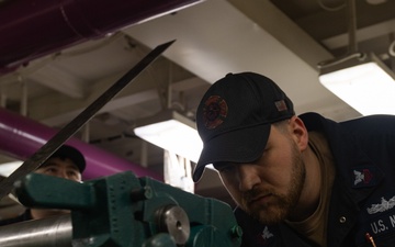 USS Gerald R. Ford (CVN 78) Hull Maintenance Technicians Conduct Training