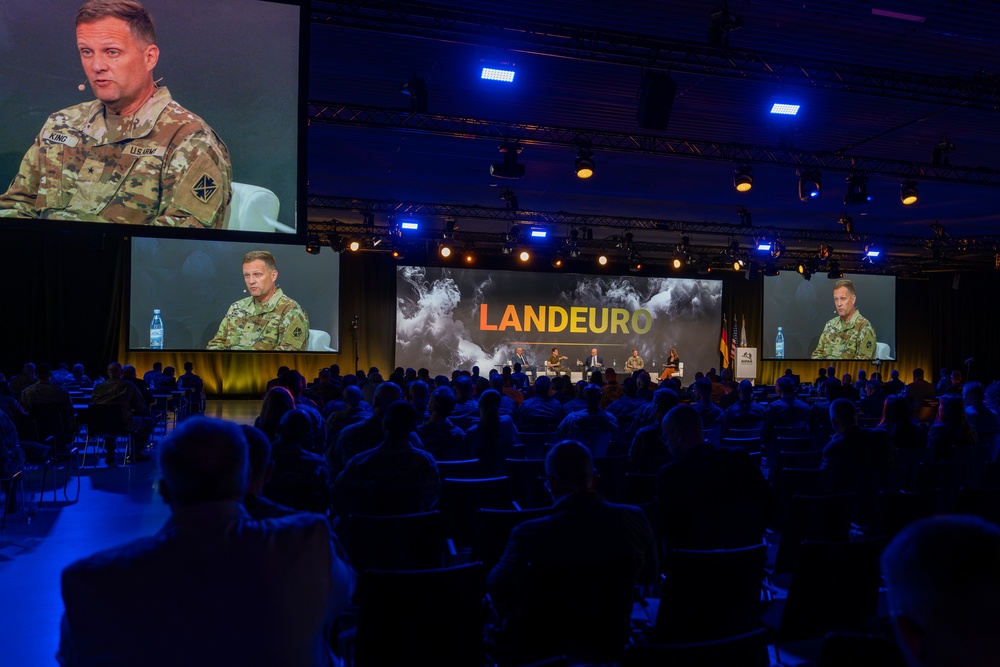 Army Air Defense General Speaks during LANDEURO