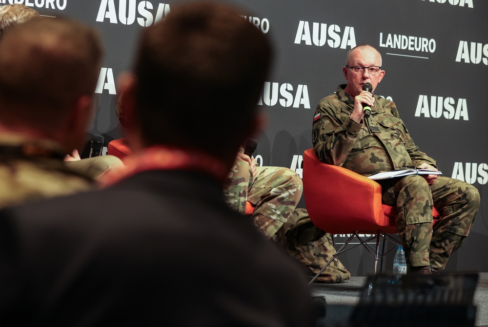 V Corps, NATO Leaders Showcase Allied Modernization at LANDEURO Warrior’s Corner