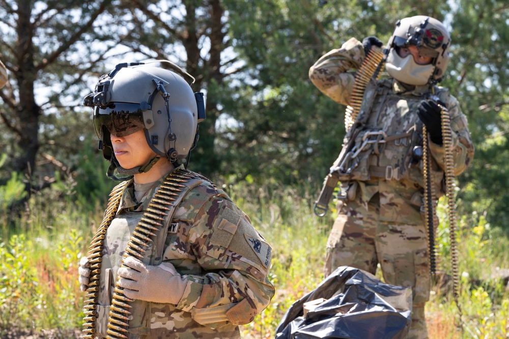 3-501 CAB Black Hawk Crews Sharpen Skills During Aerial Gunnery Qualification
