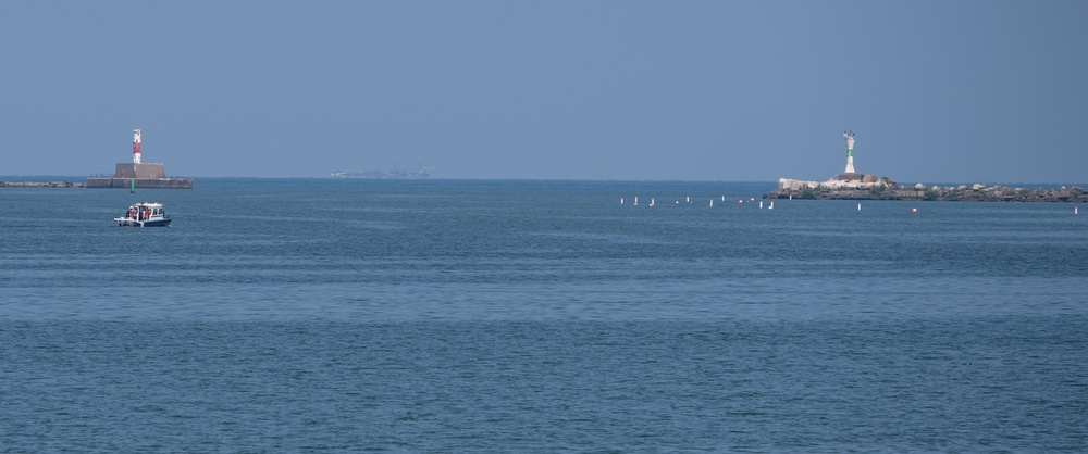 Ashtabula Dredging Site Visit with the DMMP Team