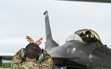 Tactical Aircraft Maintainers Recover an F-16