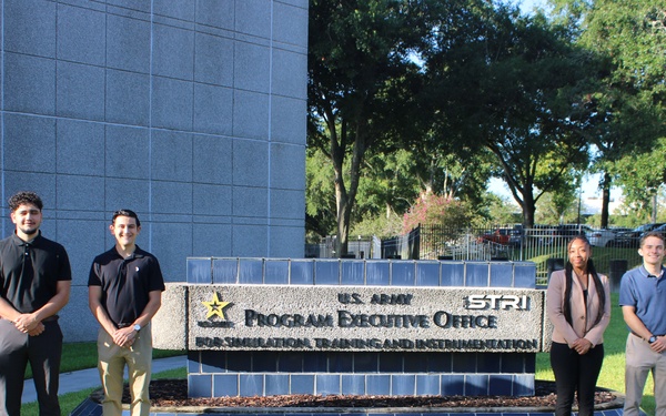 DCTC Scholars Help Promote AI and Learn about Federal Acquisition Workforce during Eight-Week Internship at PEO STRI