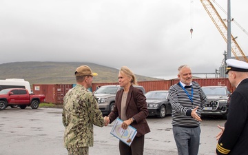 Commander Naval Forces Europe-Africa visits USS Newport NEWS (SSN 750) during Iceland Port Call