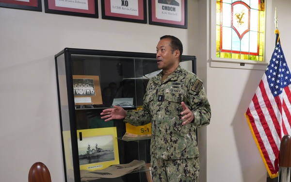 RADM Ken Epps speaks during the decommissioning/commissioning ceremony for the USS Duarte (DDG 250)