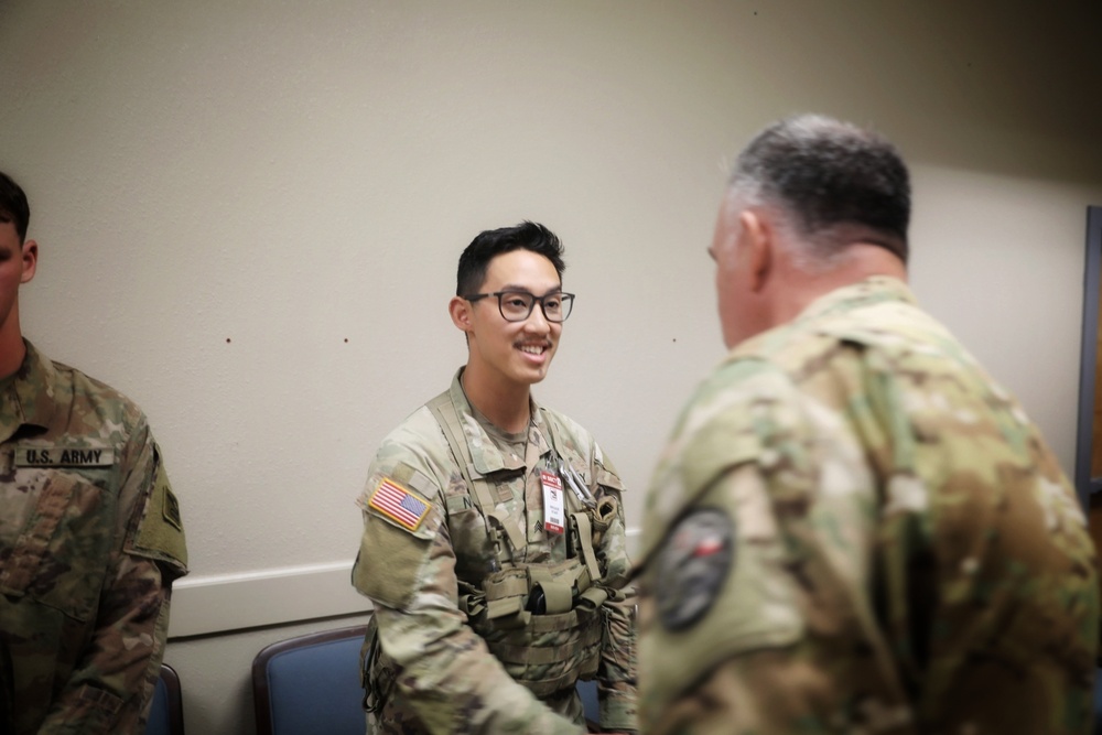Maj. Gen. Welsh Honors Outstanding Soldiers with Personal Coin at Raven Focus 2025