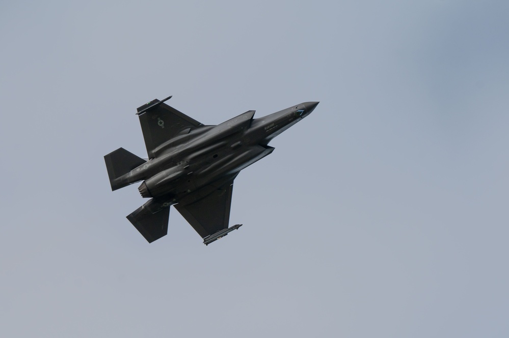 F-35 Lightning II Take-offs at Eielson AFB