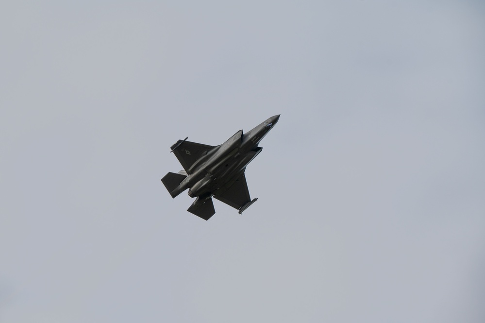 F-35 Lightning II Take-offs at Eielson AFB