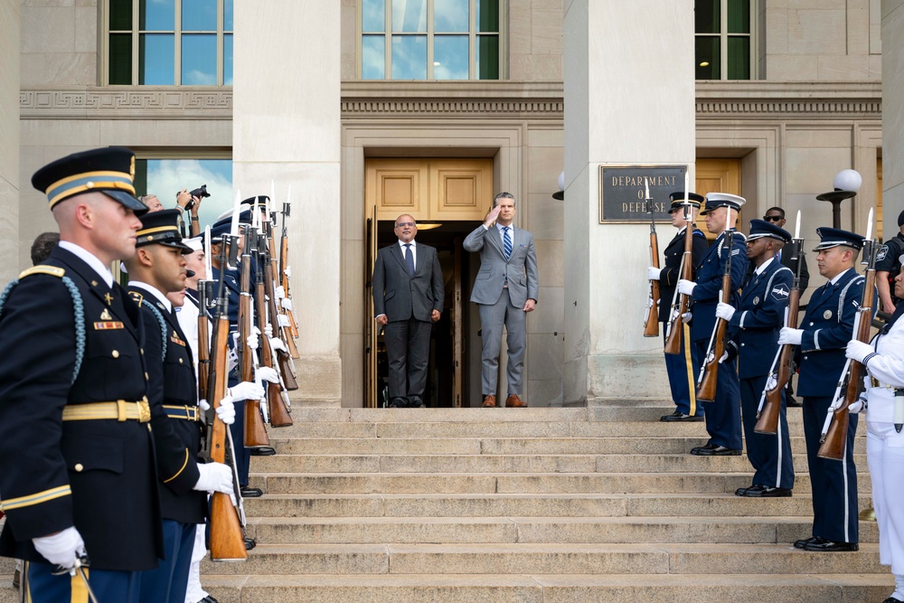 SD Hegseth Hosts Bahrain At Pentagon