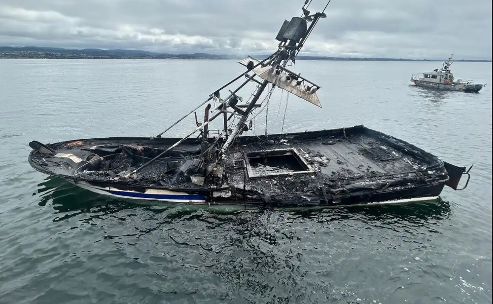 Coast Guard, partners respond to sunken vessel near Santa Cruz, Calif.