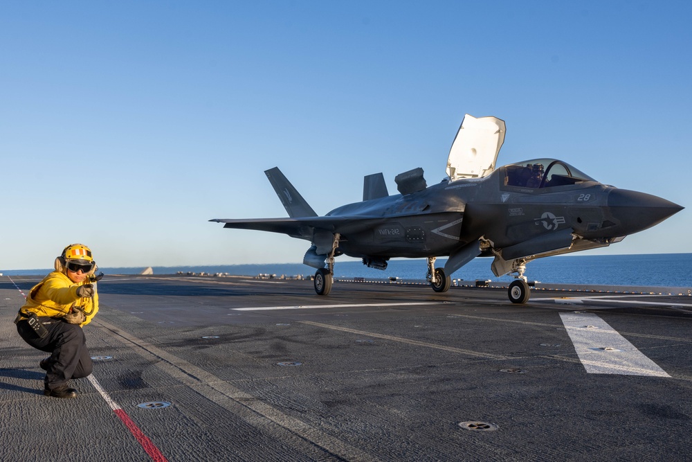 USS America Conducts Multi-Aircraft Flight Operations during Exercise Talisman Sabre