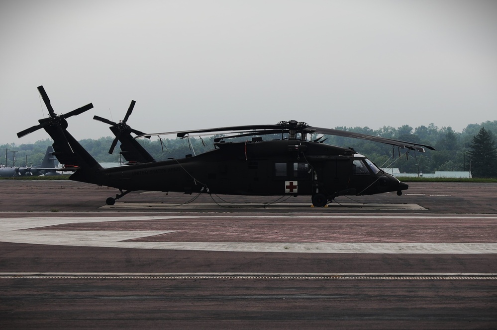 109th MPAD Soldiers Fly In A UH-60 Black Hawk