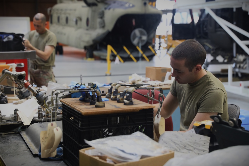 109th MPAD Soldiers Fly In A UH-60 Black Hawk