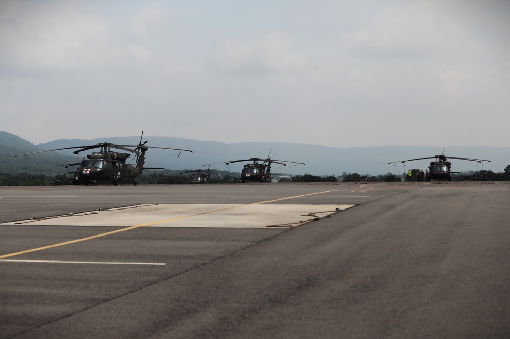 109th MPAD Soldiers Fly In A UH-60 Black Hawk