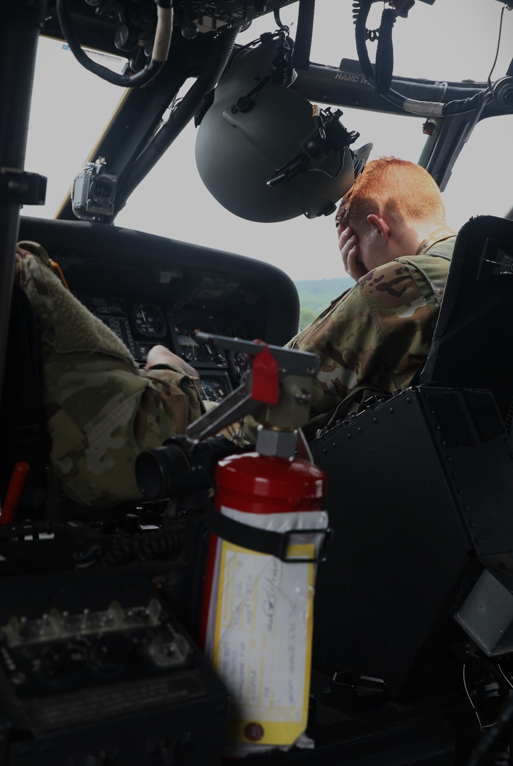 109th MPAD Soldiers Fly In A UH-60 Black Hawk
