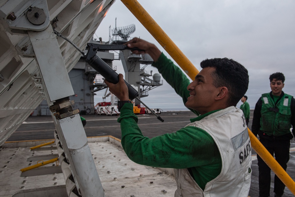 USS Theodore Roosevelt Maintenance