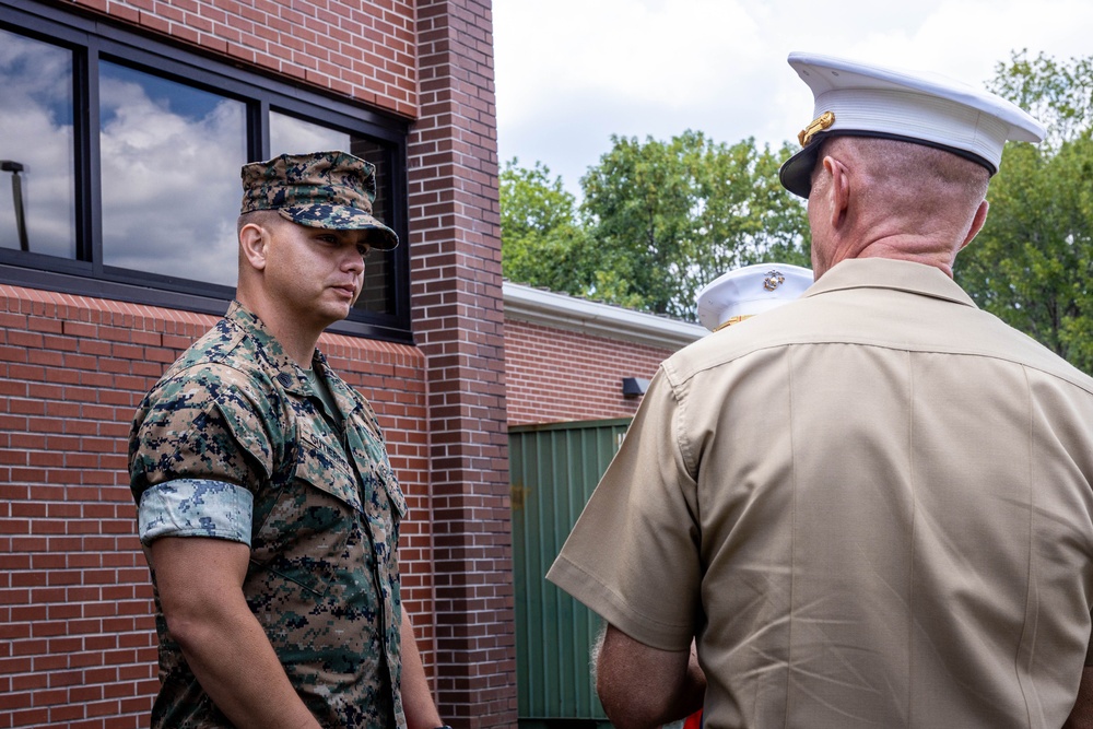 4th Marine Division Commanding General Visits Navy Reserve Center Chattanooga