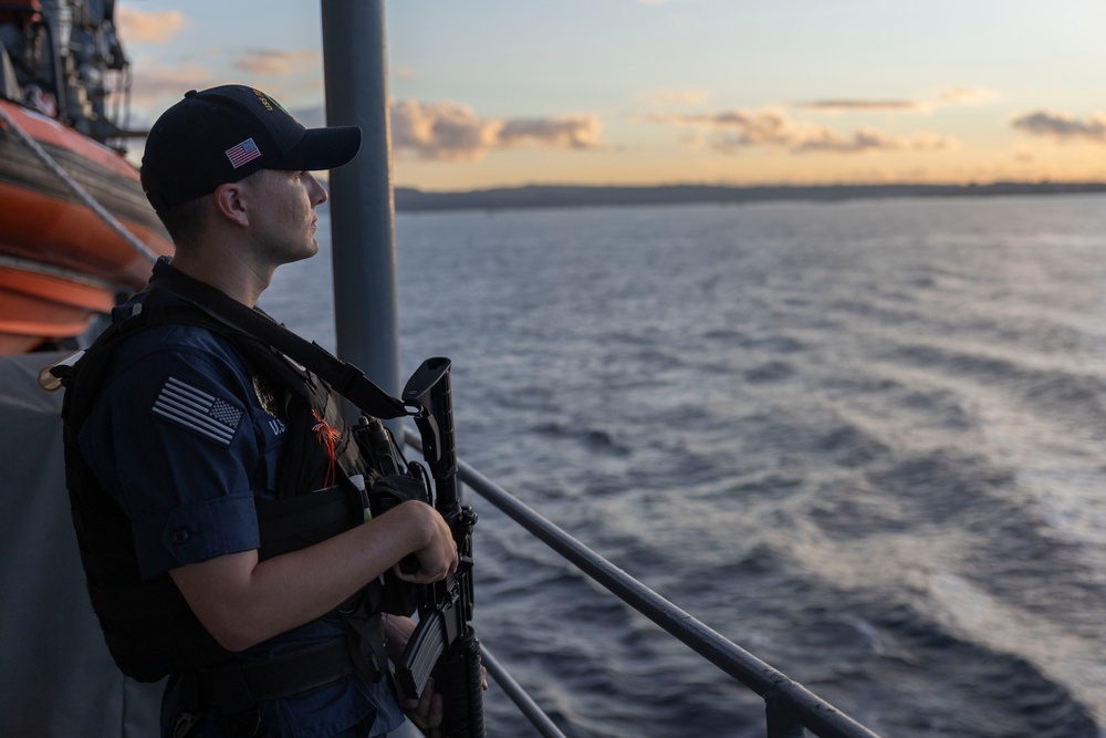 USS Frank Cable departs Fiji