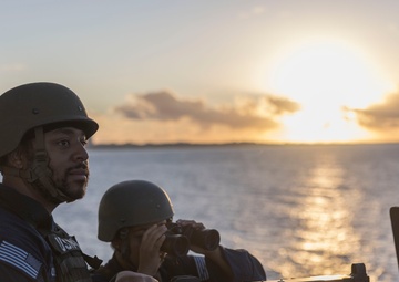 USS Frank Cable departs Fiji