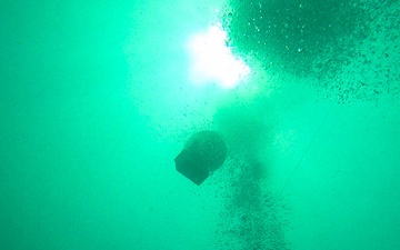 3d Reconnaissance Battalion Marines Conduct Search and Recovery Dive Drills
