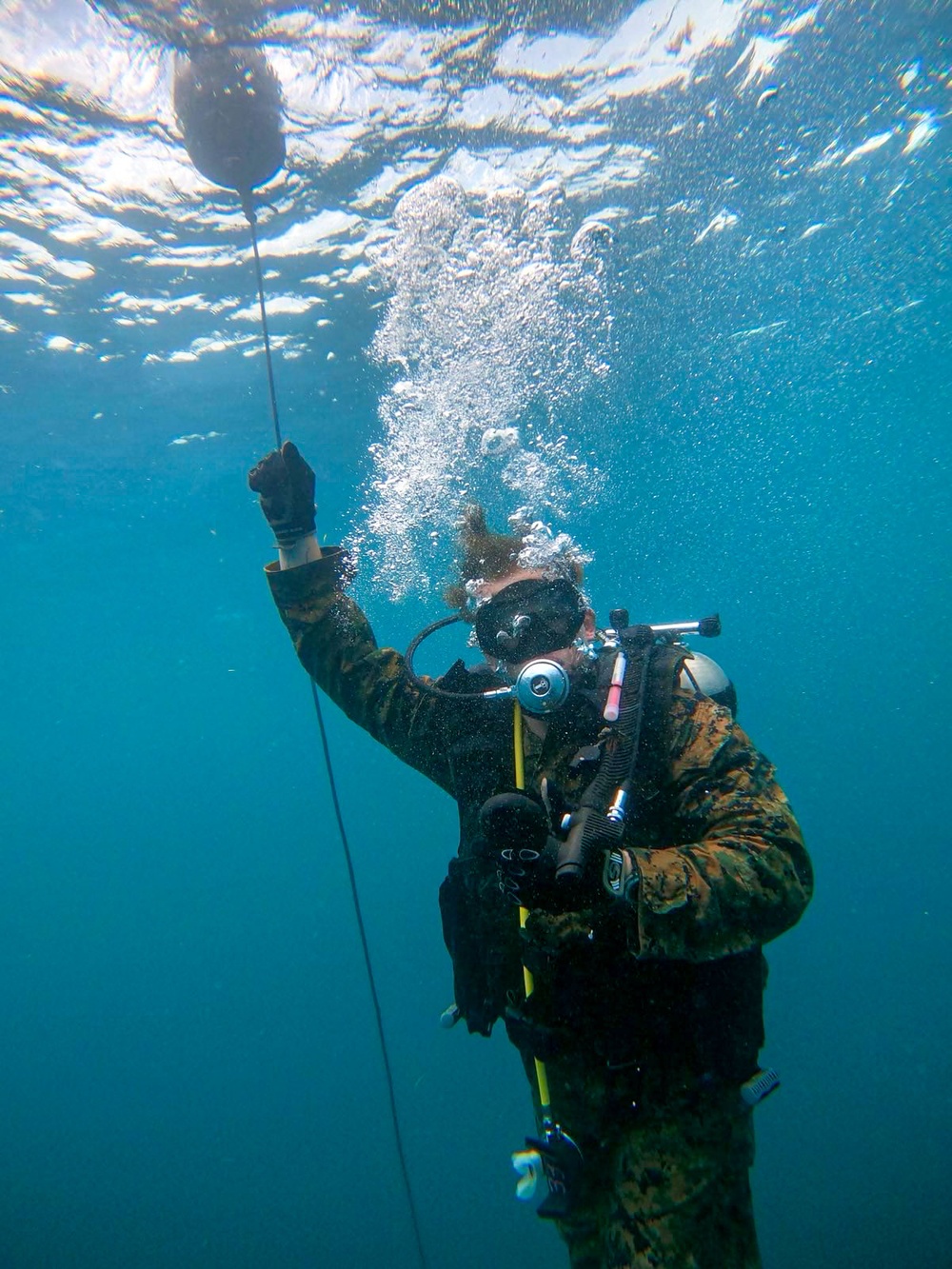 3d Reconnaissance Battalion Marines Conduct Search and Recovery Dive Drills