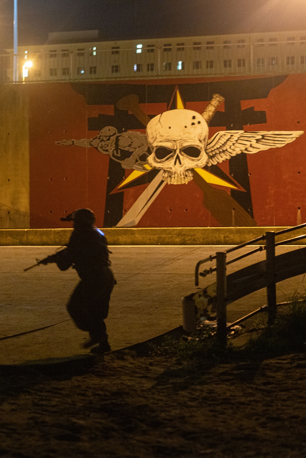 Marines with 3d Reconnaissance Battalion Conduct Night Raid Training